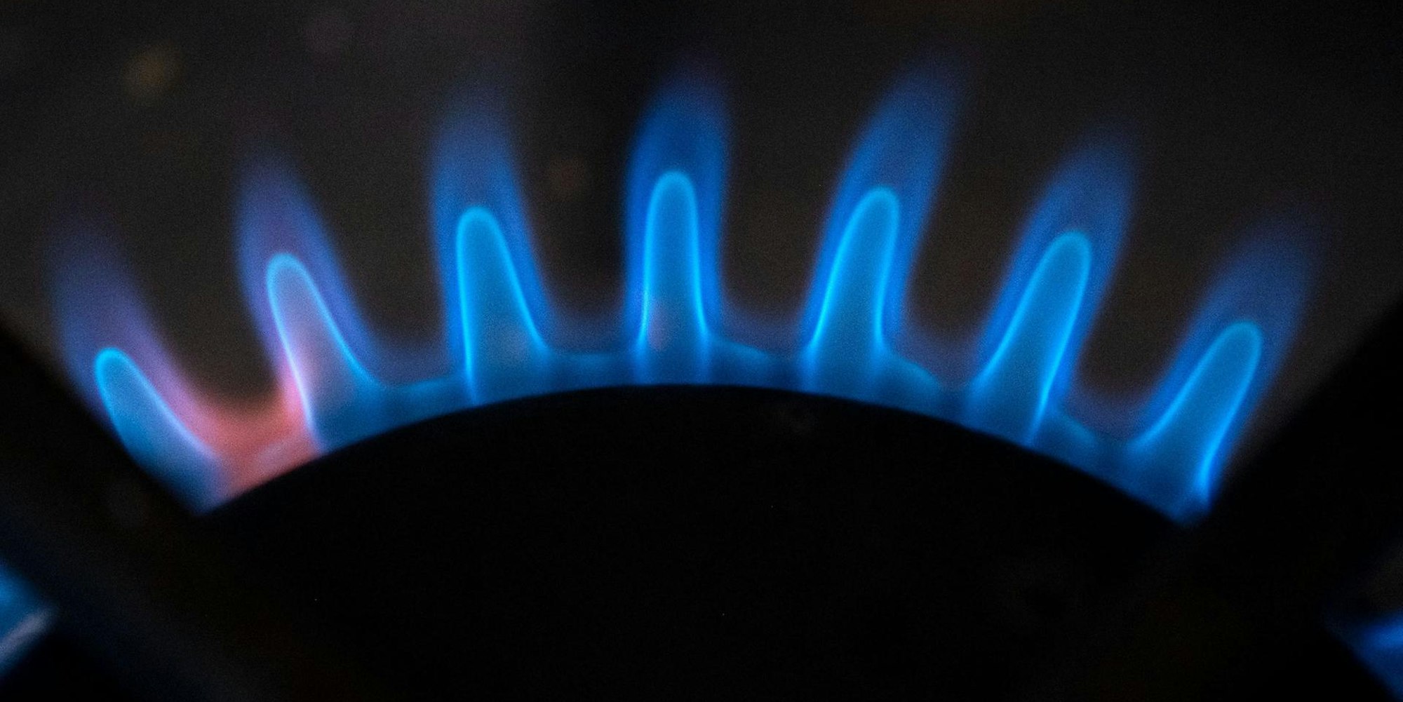 Gasflamme halb Symbolbild