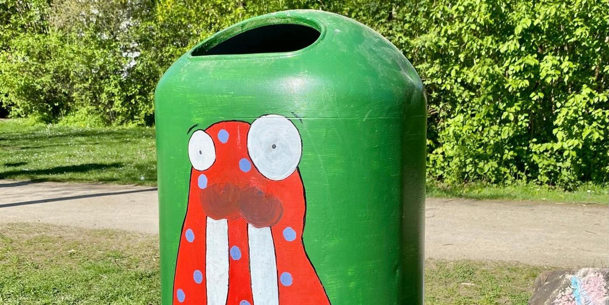 20220420-bru-hoeb-bunte-muelleimer5