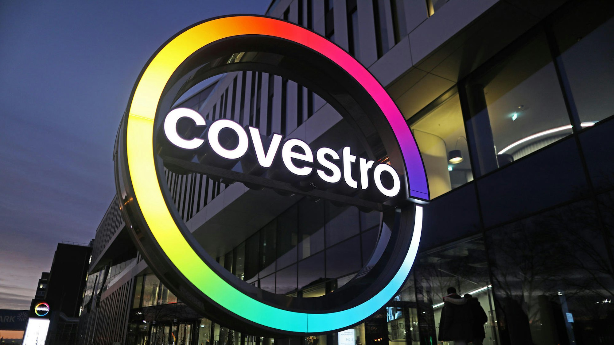 Das Covestro-Logo in Leverkusen
