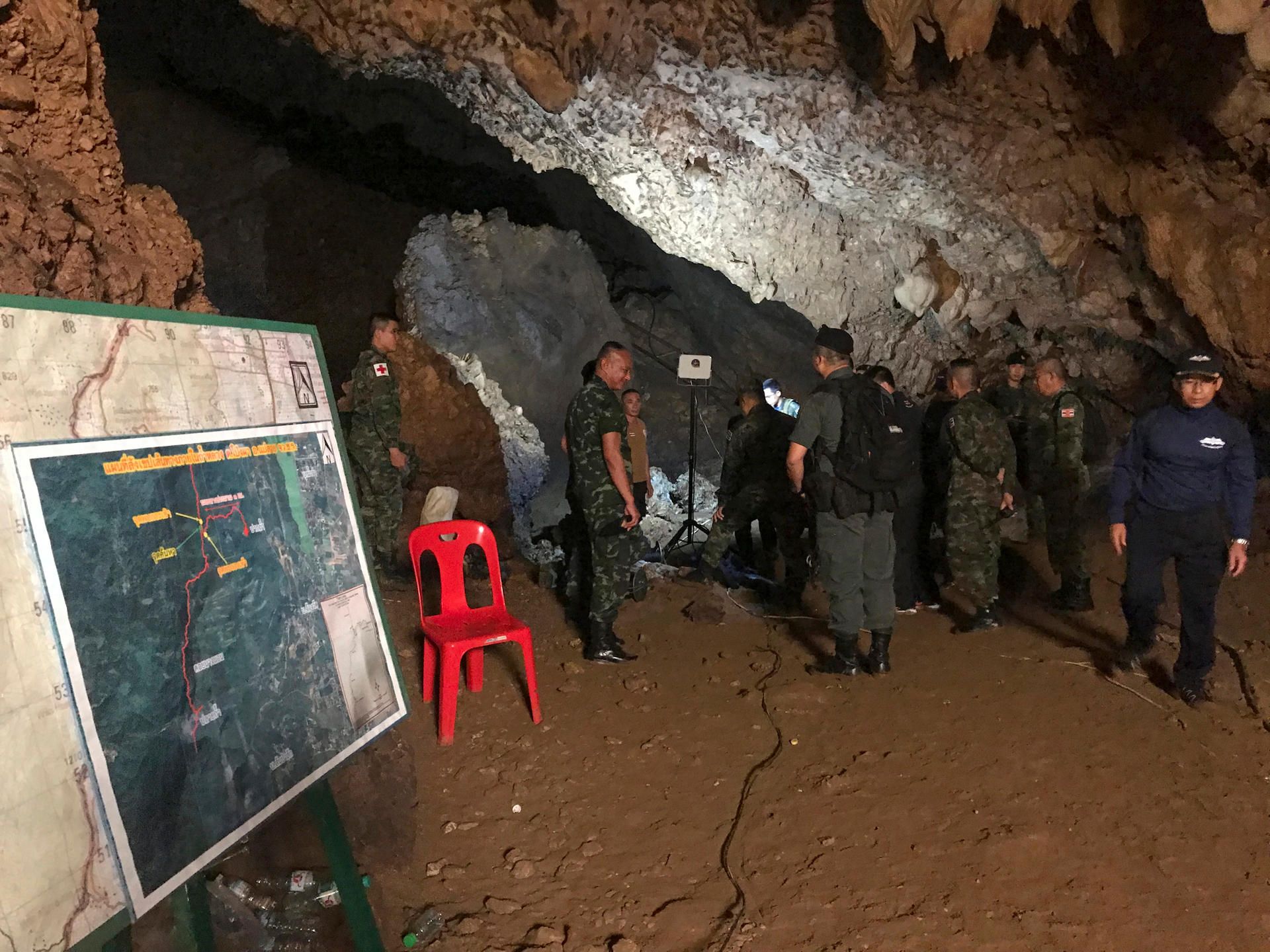 Fußballmannschaft in Höhle vermisst