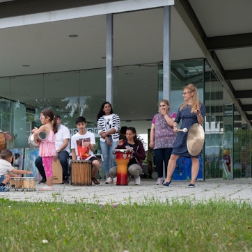 Trommeln für den Skulpturenpark