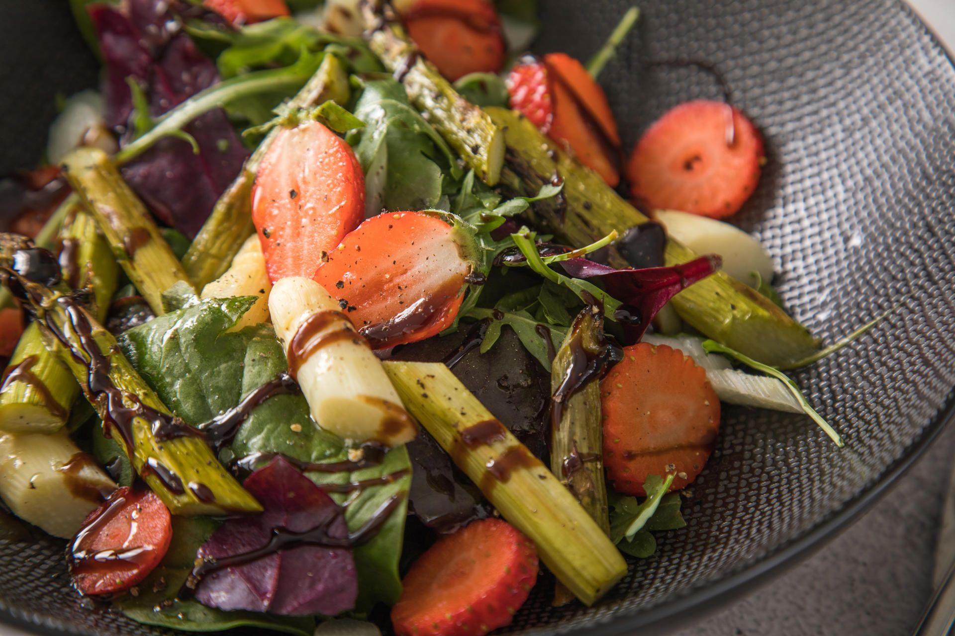 spargel mit erdbeeren