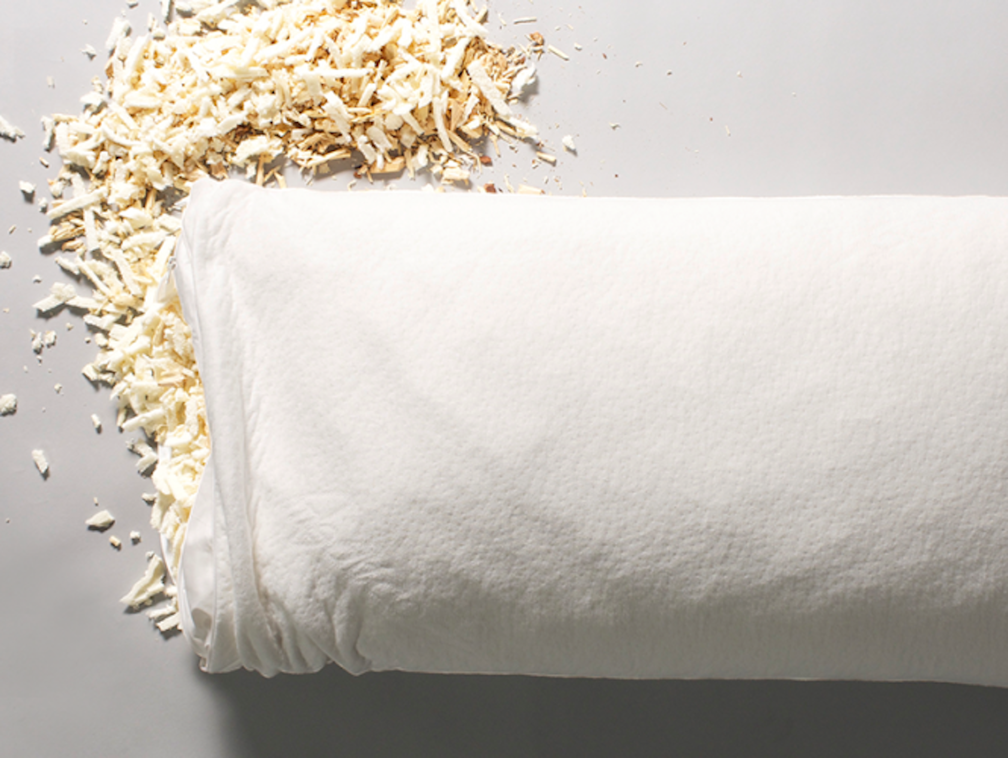 dormiente_zirbenpillo_kissen_ohne_verpackung_offen_fuellung_1200-600