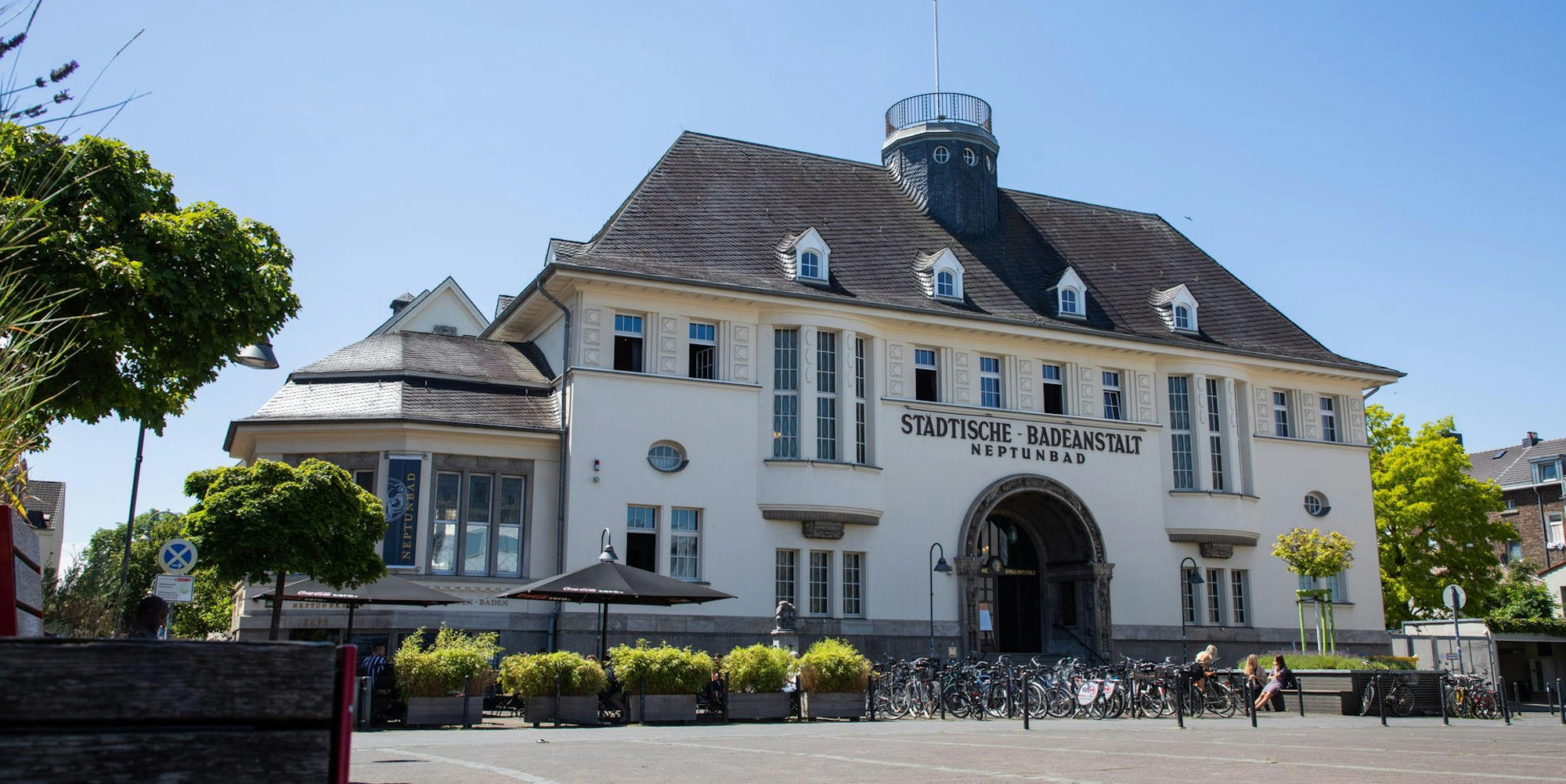 Serie_historisch_Haeuser_Neptunbad_mbo-5