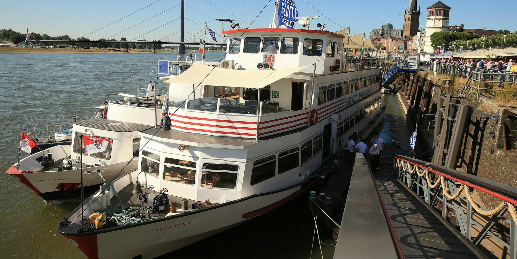 Düsseldorf Bootskollision 2