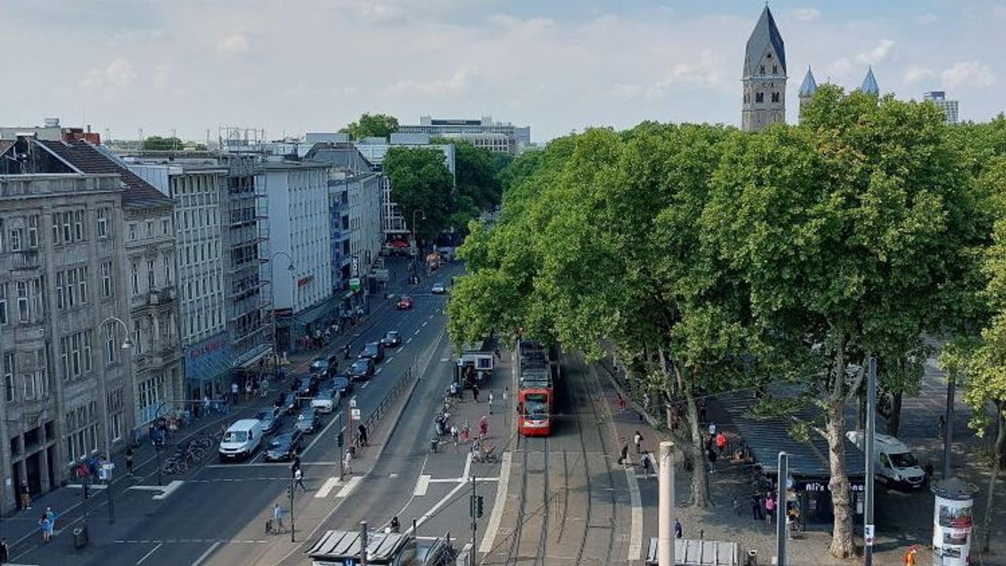 Das Bild zeigt den Neumarkt aus der Vogelperspektive.
