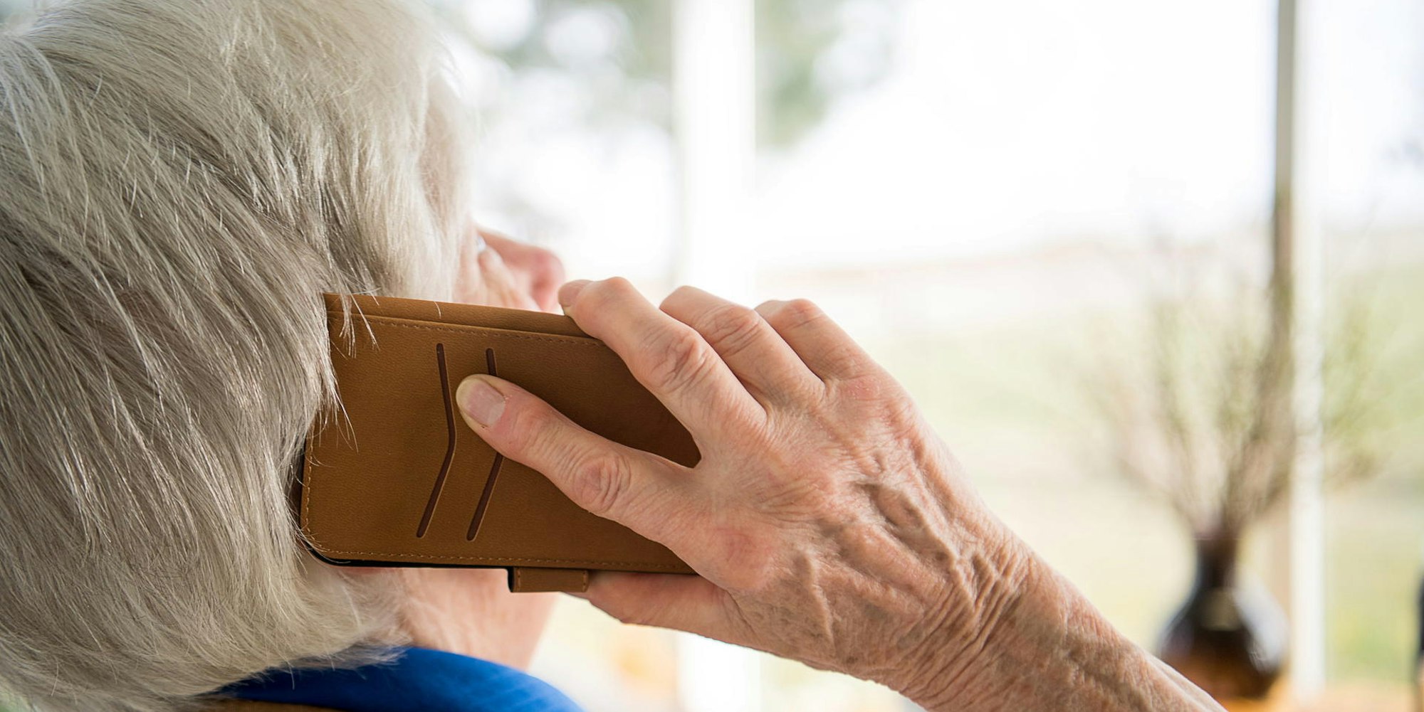 smartphone_senioren_dpa