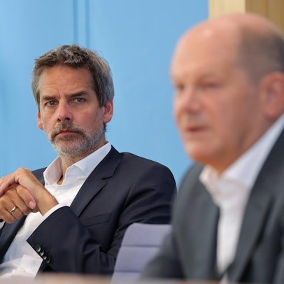 Hebestreit Scholz getty 170822