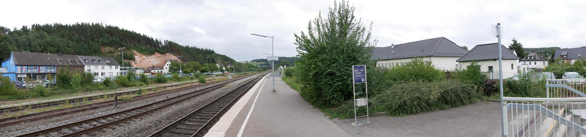 Kall_Bahnhof_Barriere_1