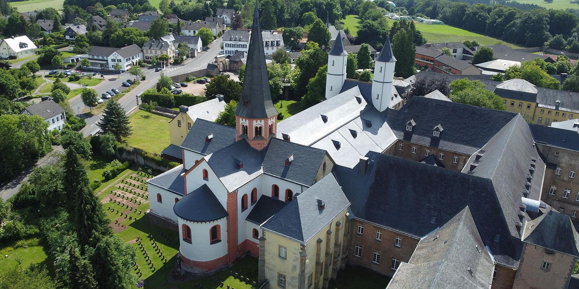 Dach Basilika Steinfeld_001