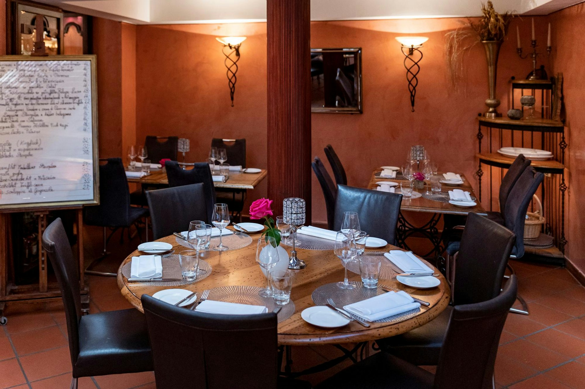 etrusca runder tisch