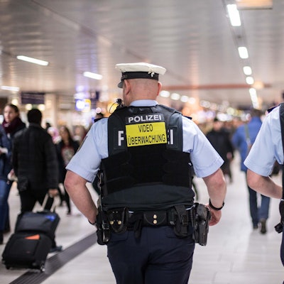 Polizisten im Kölner Hauptbahnhof. (Symbolbild)