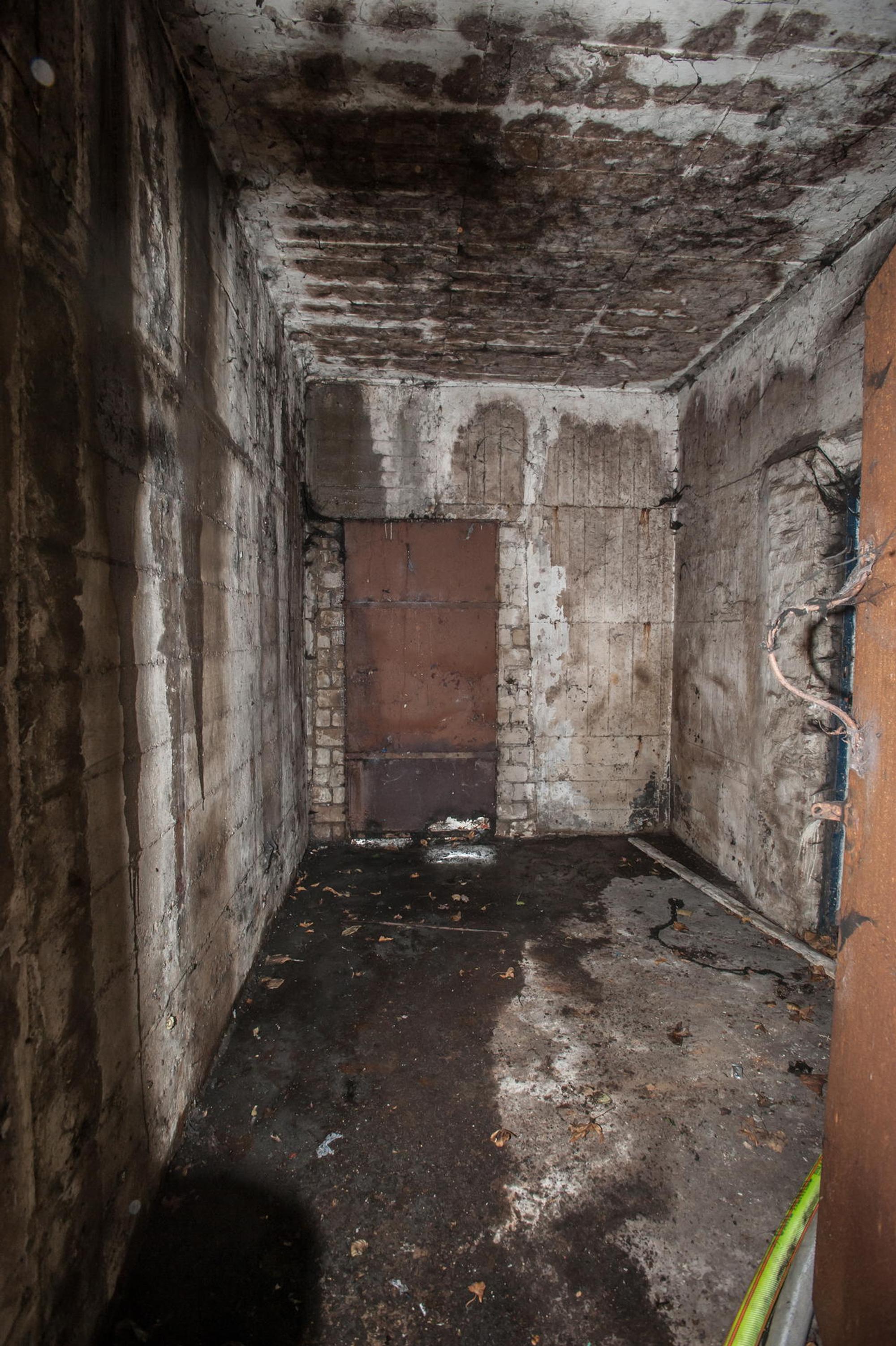 leverkusen-hochbunker-niederfeldstrasze-brannte--ALF_819