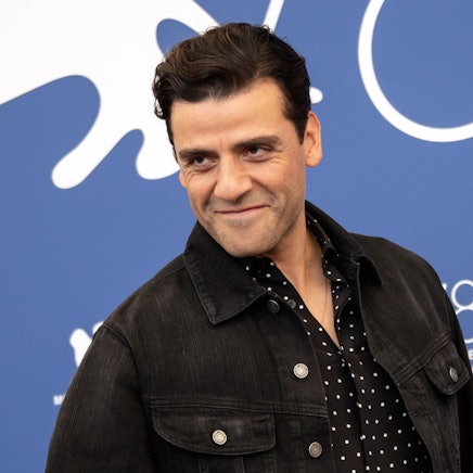 Oscar Isaac PDA 180121