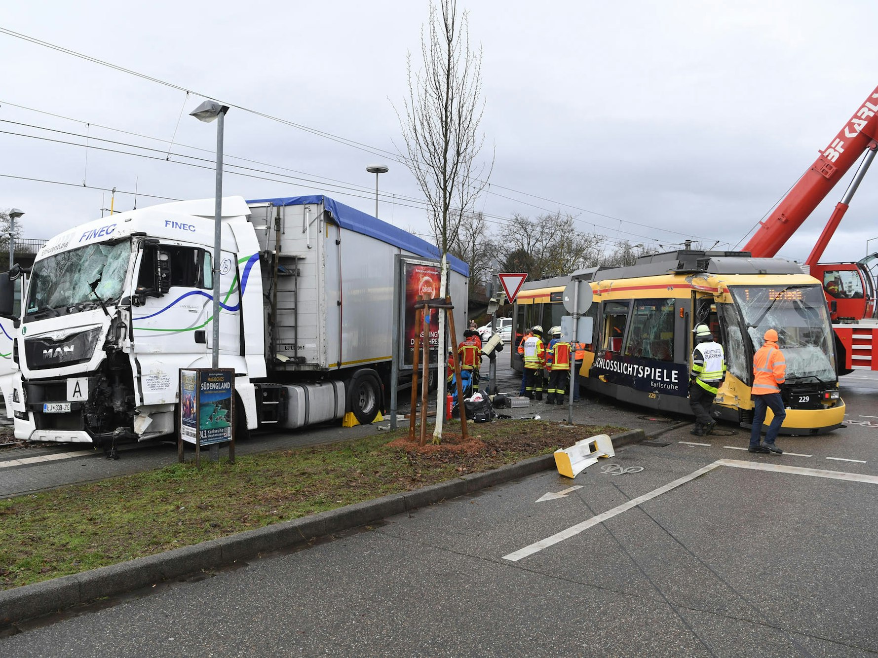 Karlsruhe Stadtbahn Unfall2