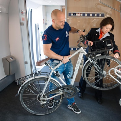 Fahrrad Bahn dpa neu