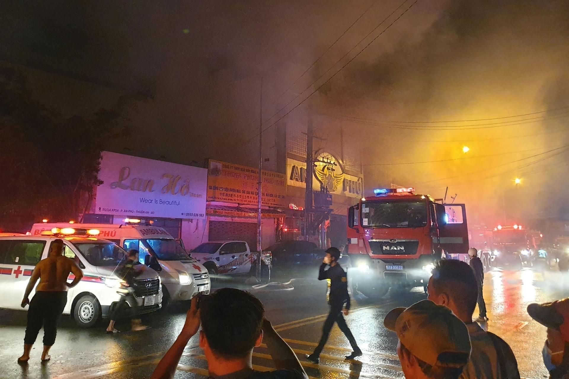 Feuer in Karaokebar