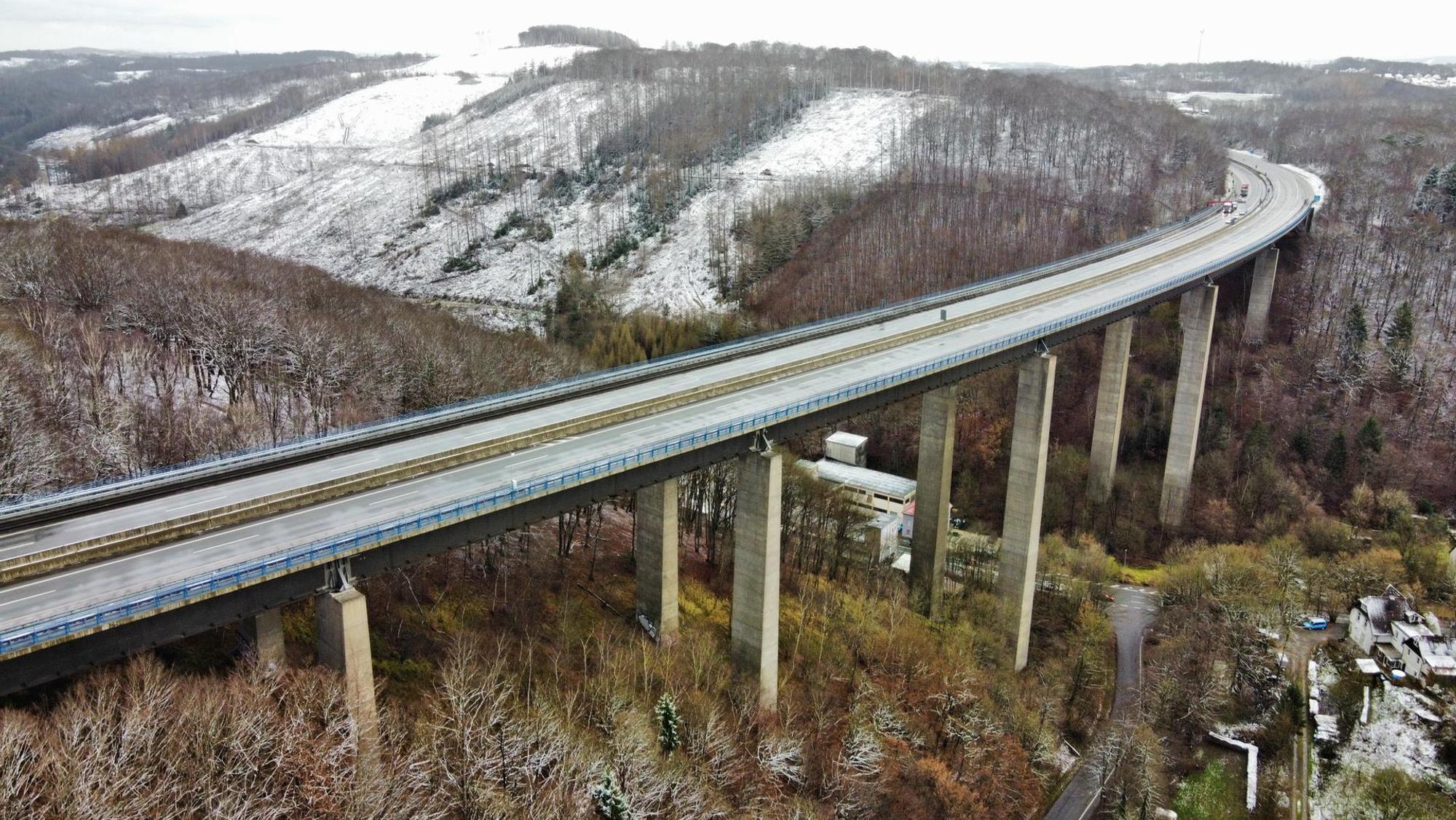 Talbrücke Lüdenscheid 110122