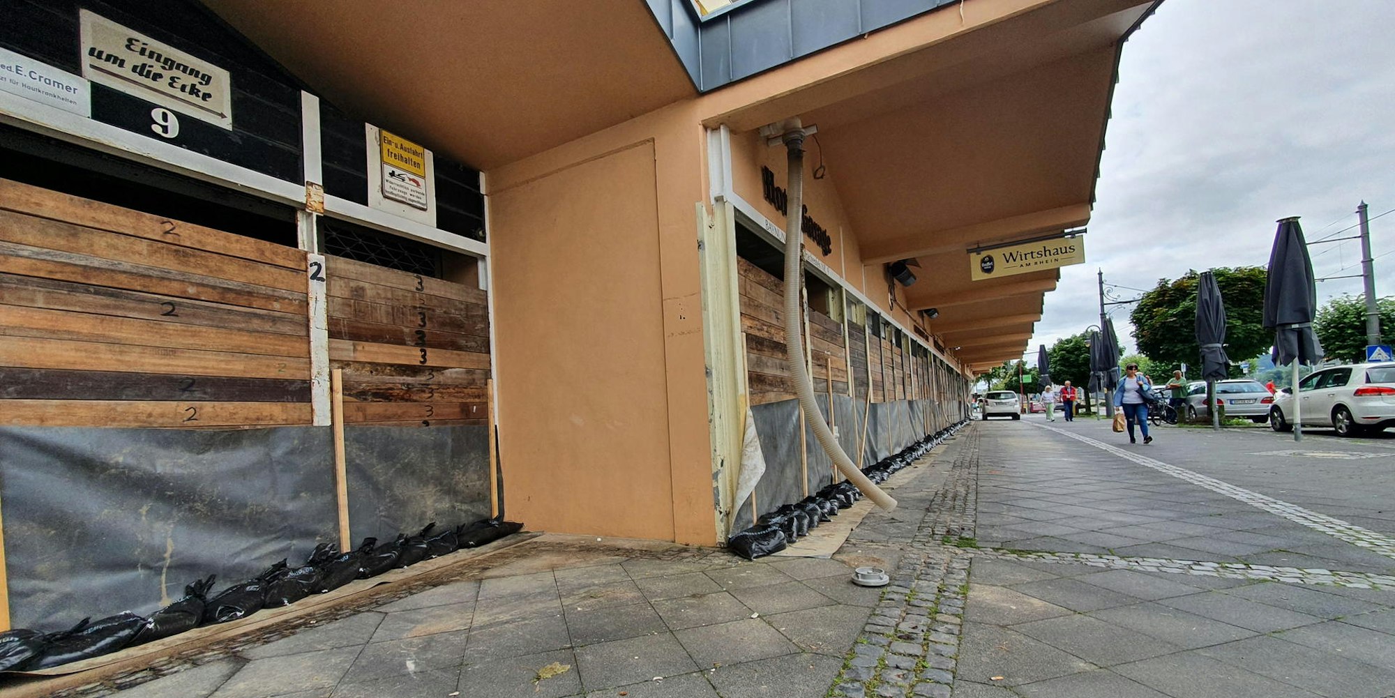 Hochwasser_Rheinallee_Haus