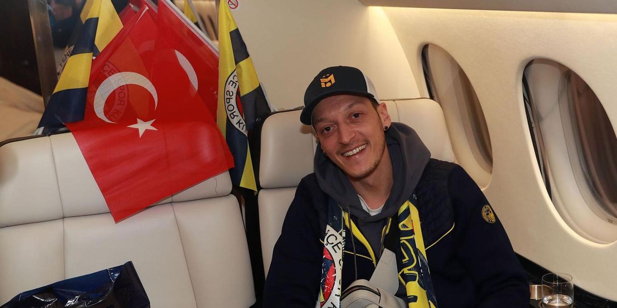 Özil auf Weg nach Istanbul