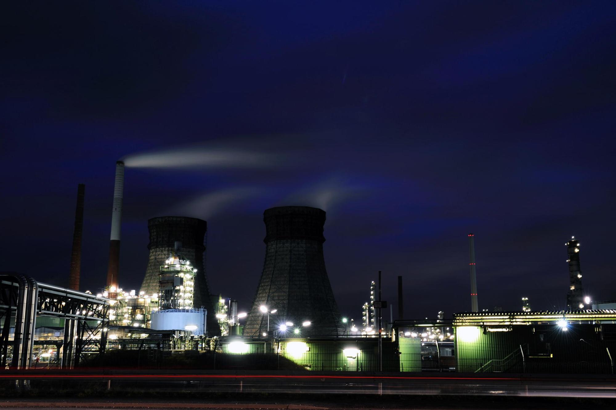 Shell Godorf nachts