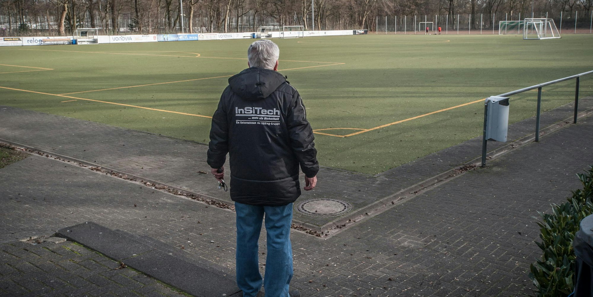 geschlossen-sportplatz-sc-leverkusen_23022021ALF_7977