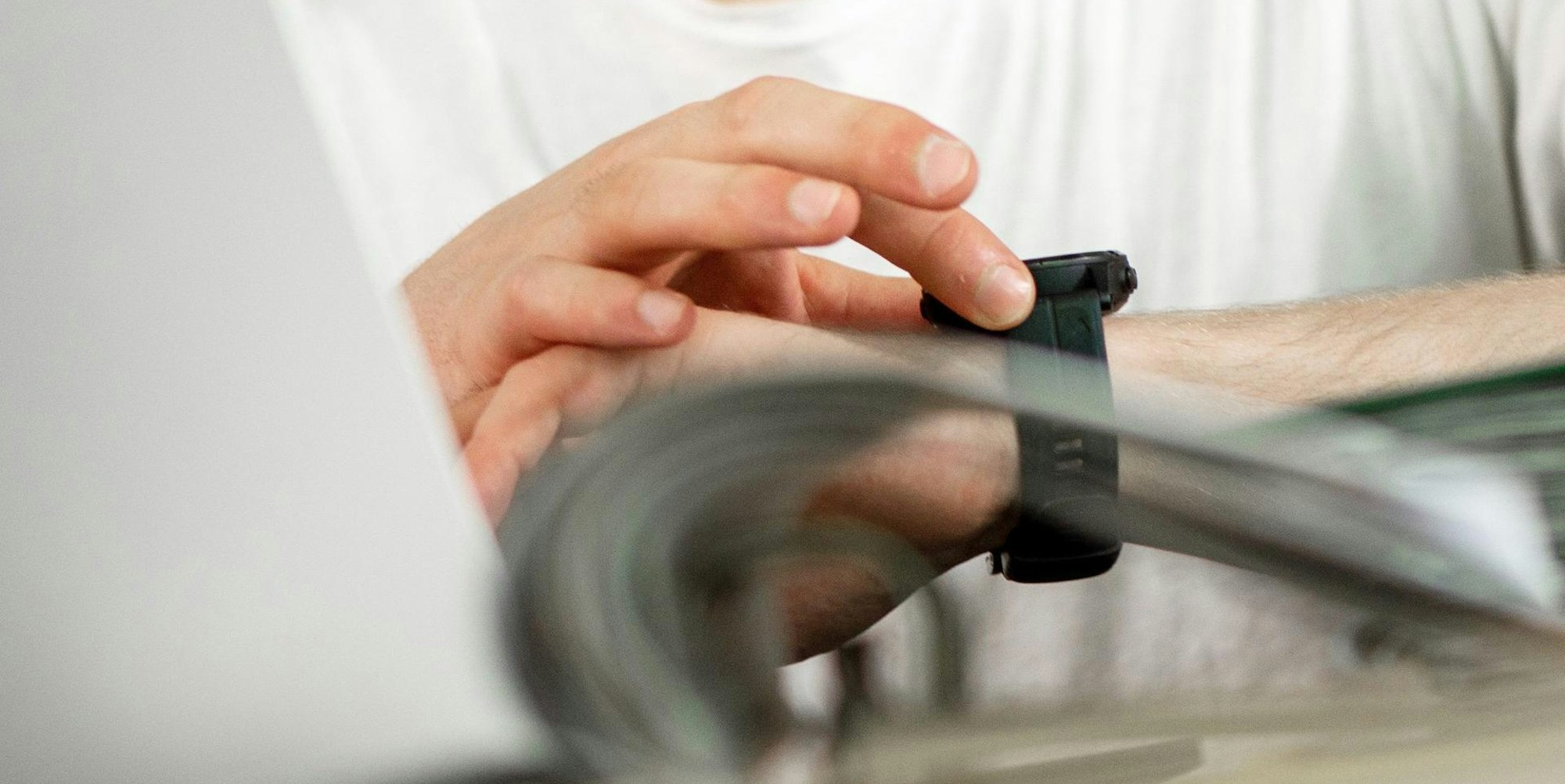 Überstunden Symbolbild Beschnitt