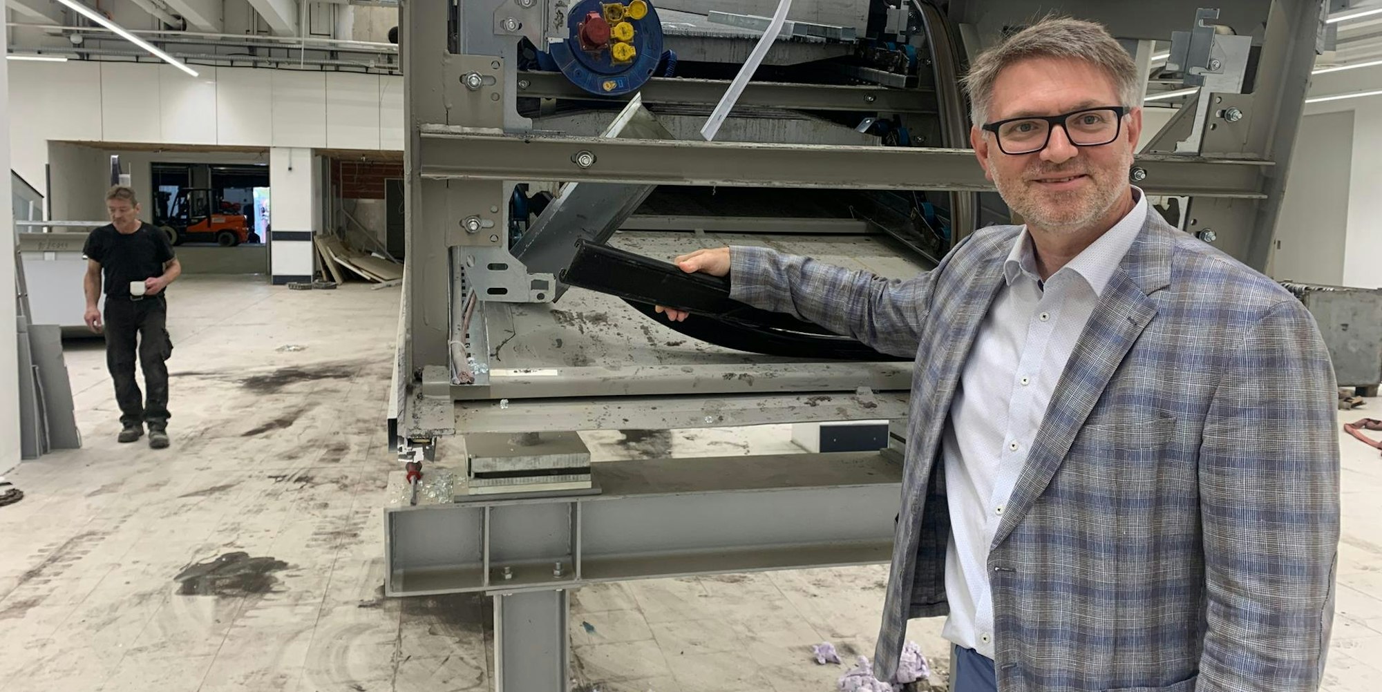 20220719-Rolltreppe Humamanager-kopf-vr_02