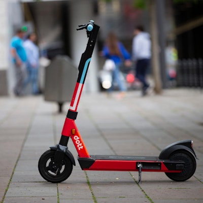 20210705_tb_E_Scooter_Gehwege_002