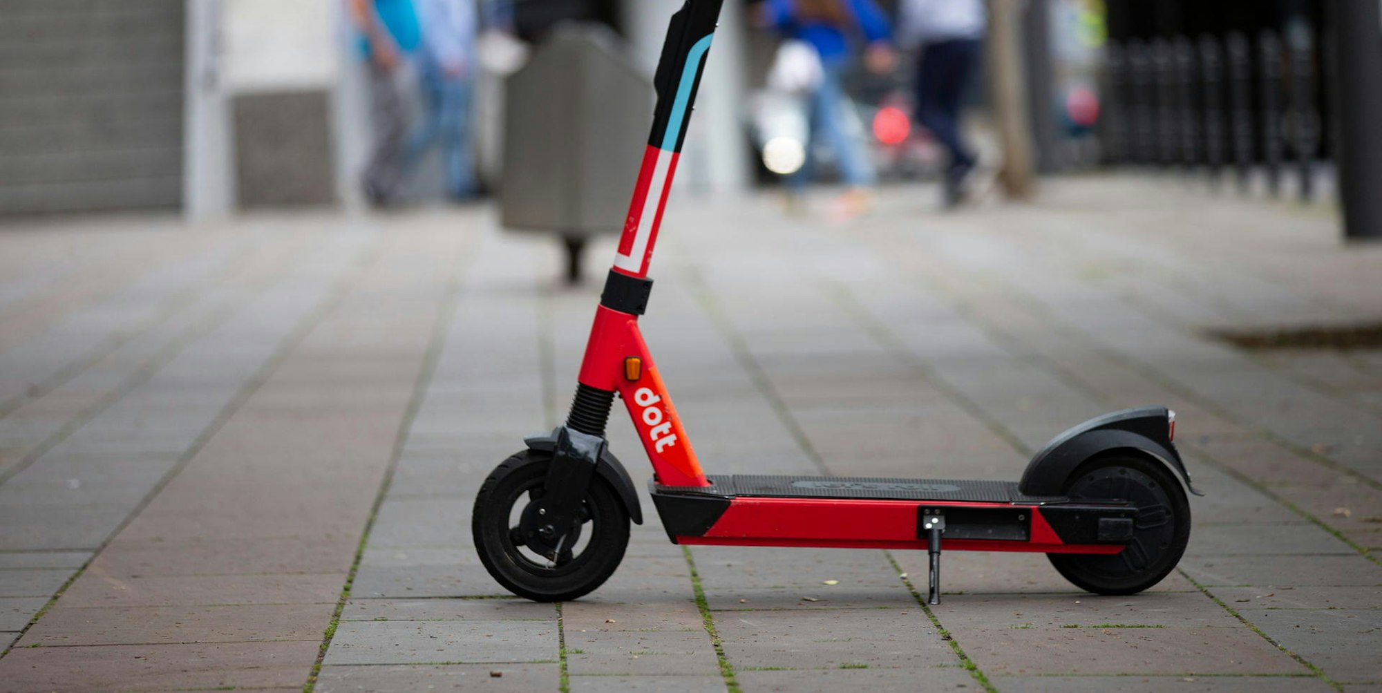 20210705_tb_E_Scooter_Gehwege_002