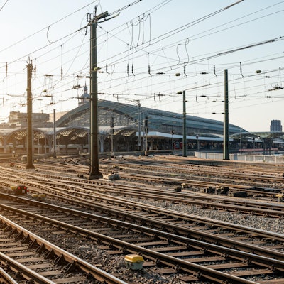 Bahnhof symbol GettyImages-584486272