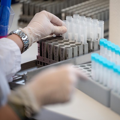 Coronatest Labor Untersuchung