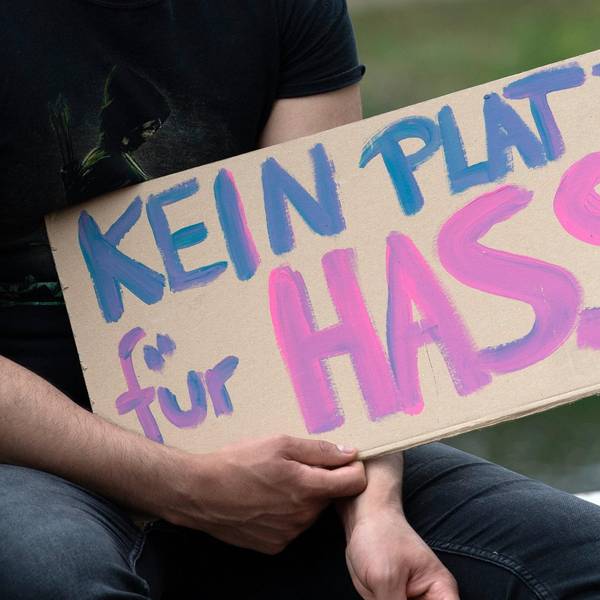 Plakat Hass