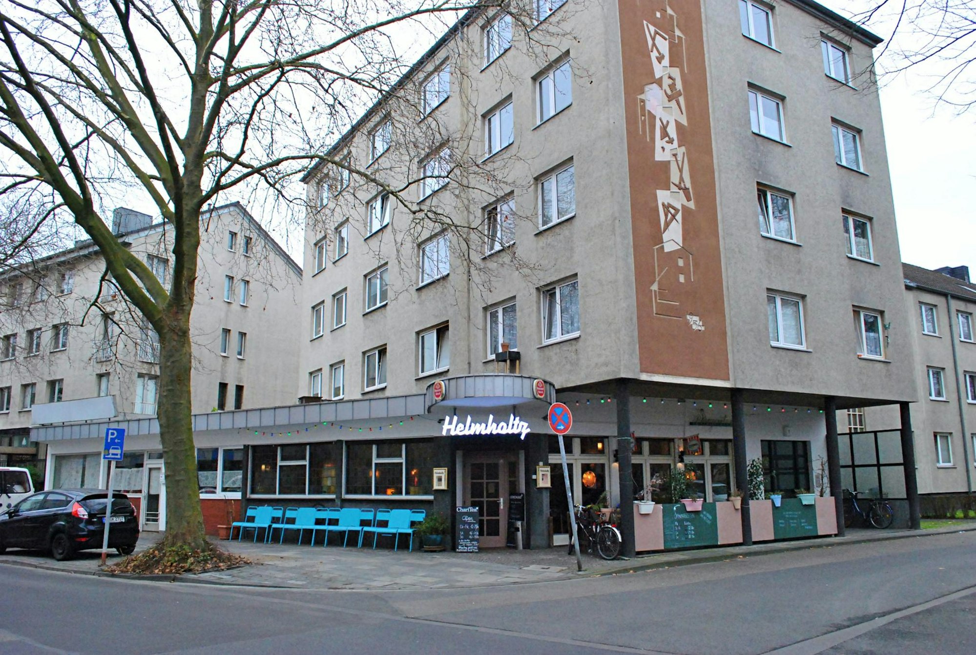 11_Helmholtz_außen_flo