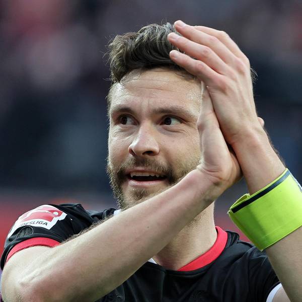 Jonas Hector klatscht