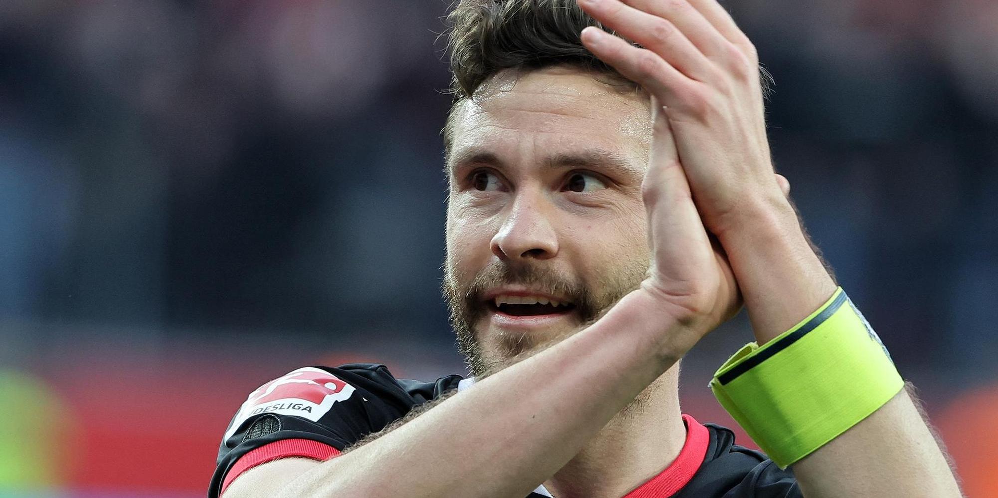 Jonas Hector klatscht