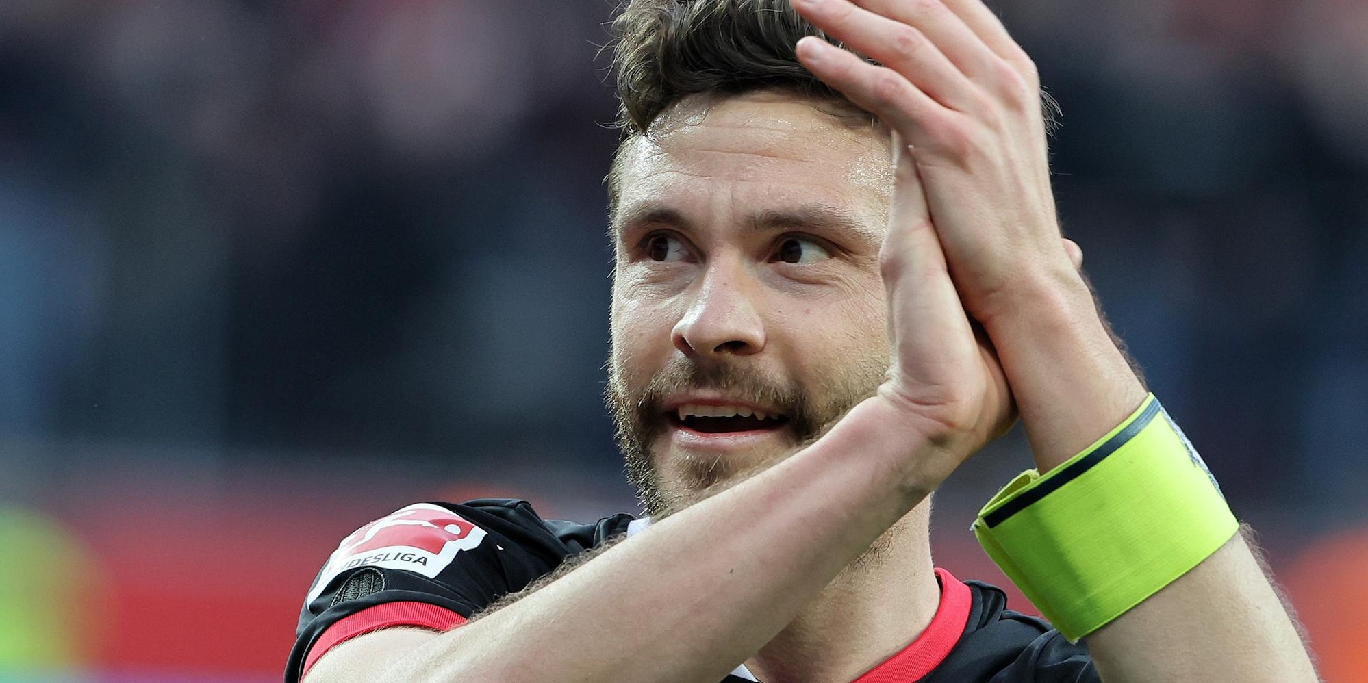 Jonas Hector klatscht