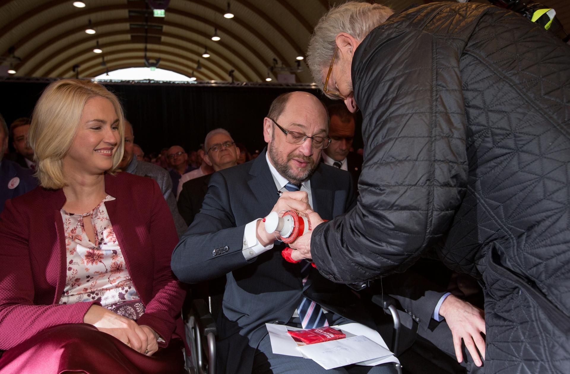 SPD Martin Schulz muss Unterschriften geben