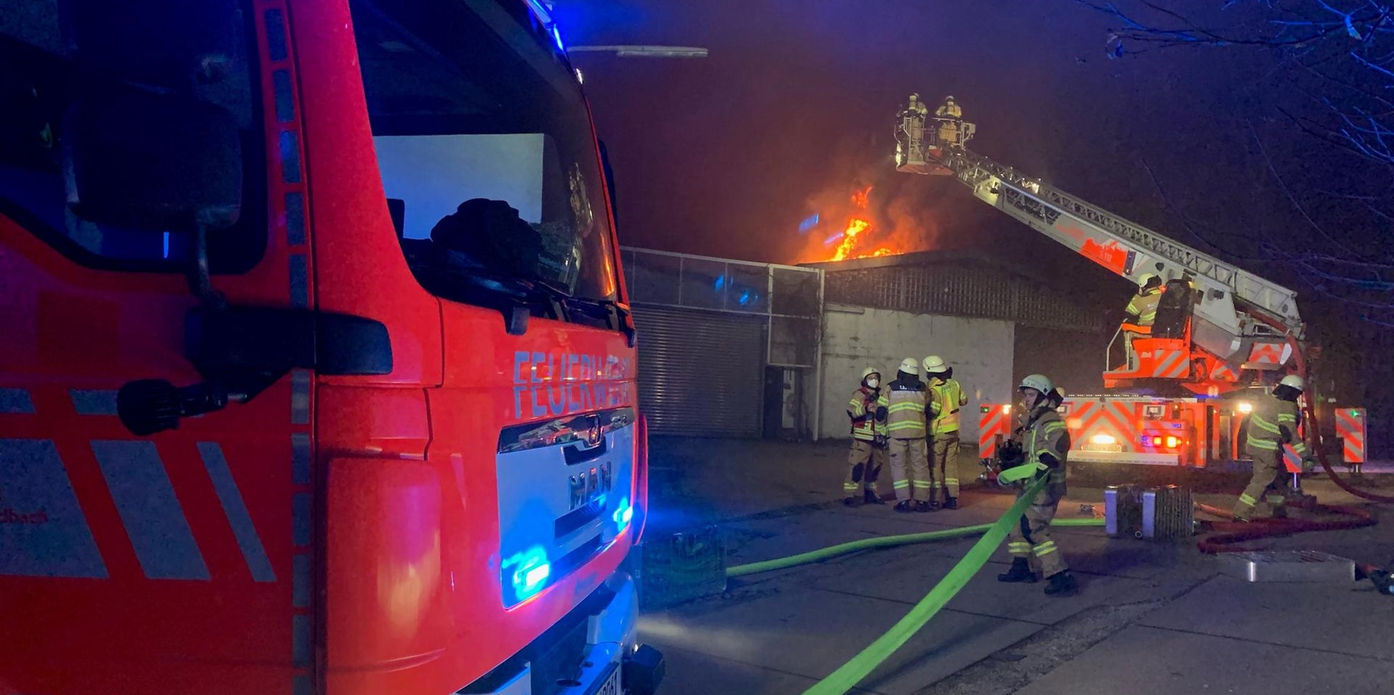 Brand Bergisch Gladbach Lagerhalle 1 260122