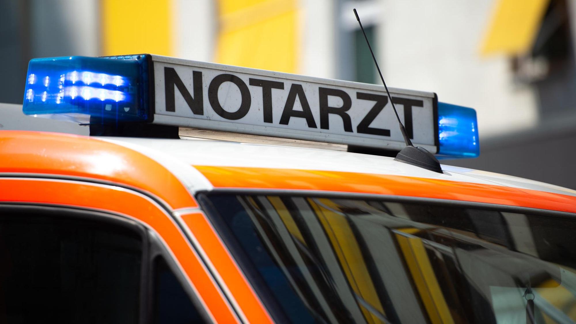 Ein Notarzt im Einsatz (Symbolbild)