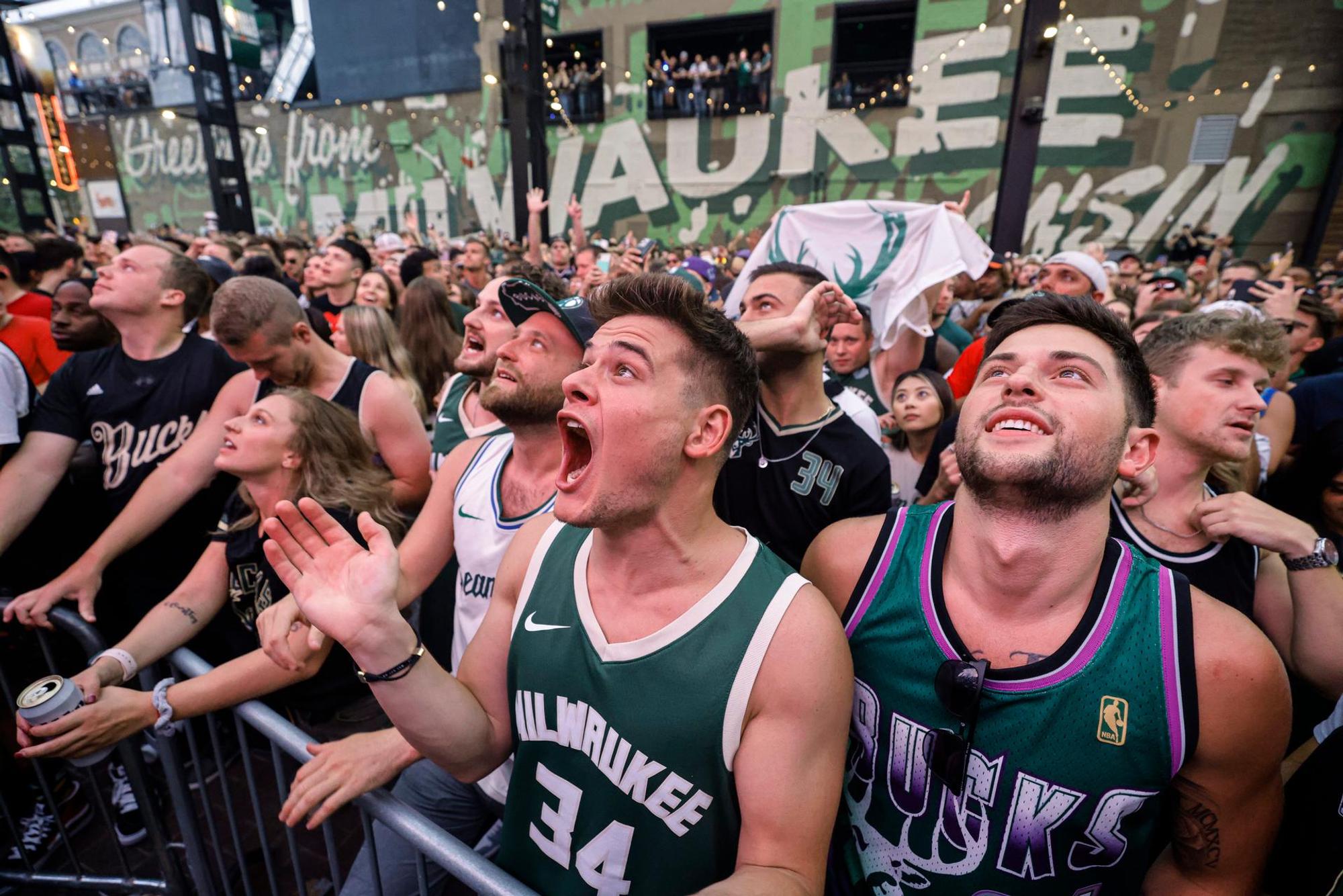 Milwaukee Fans