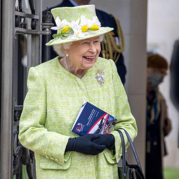 Queen Elizabeth 010421