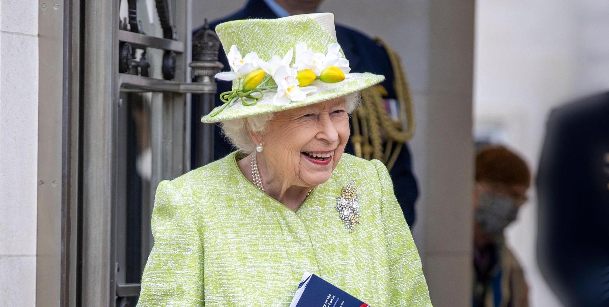 Queen Elizabeth 010421