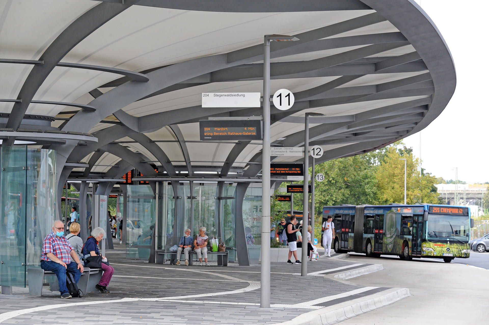 LE_busbahnhof-wiesdorf_(1)