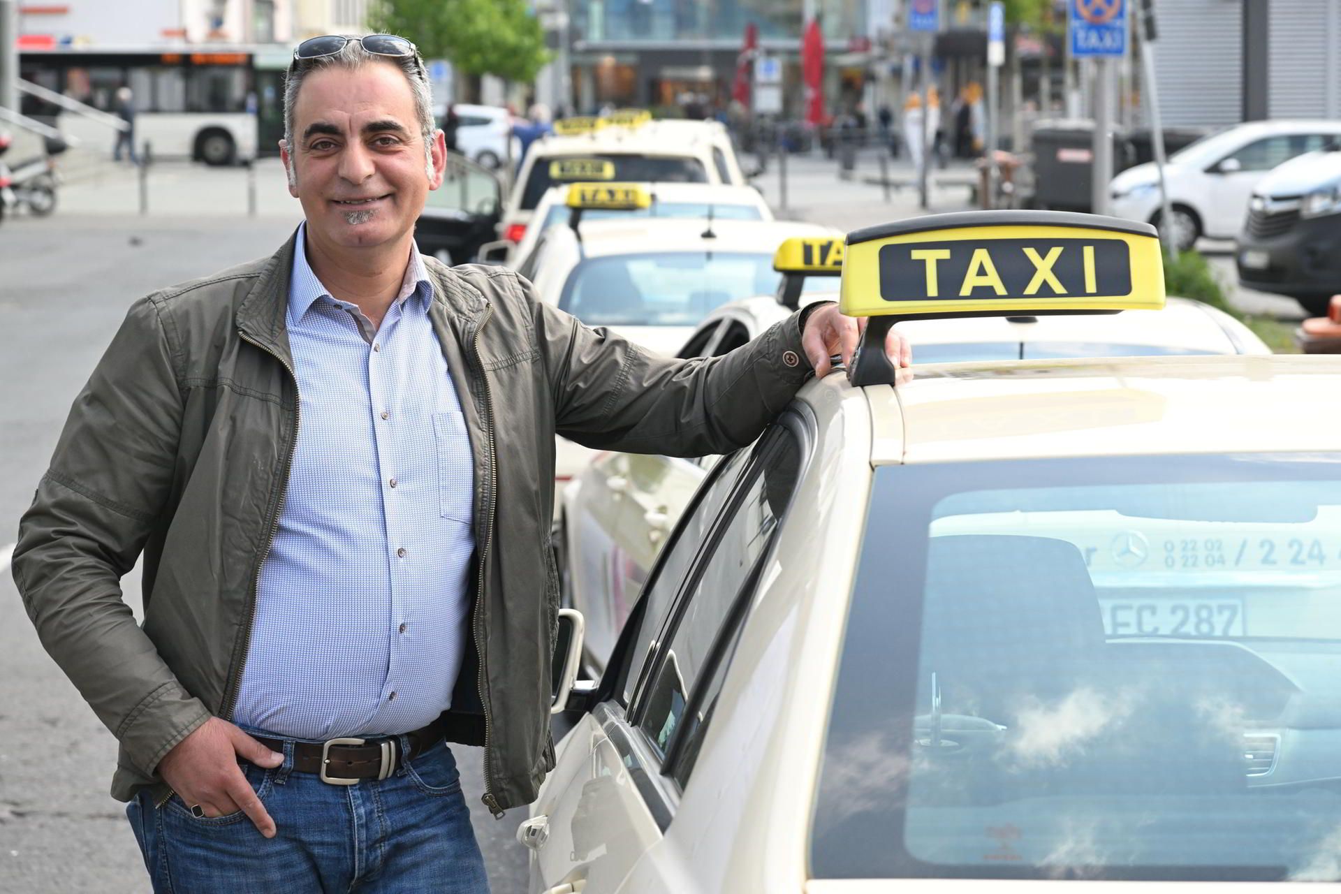 Gündüz Büyük Taxi 220422