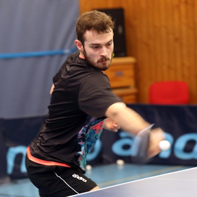 Sam Walker grüner Tisch (1)