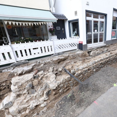 baustelle_drachenfelsstrasse_fund_stadtmauer