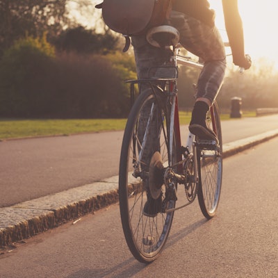 Radfahren-ThinkstockPhotos-lofilolo