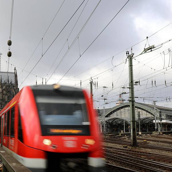 Regionalzug am Hauptbahnhof