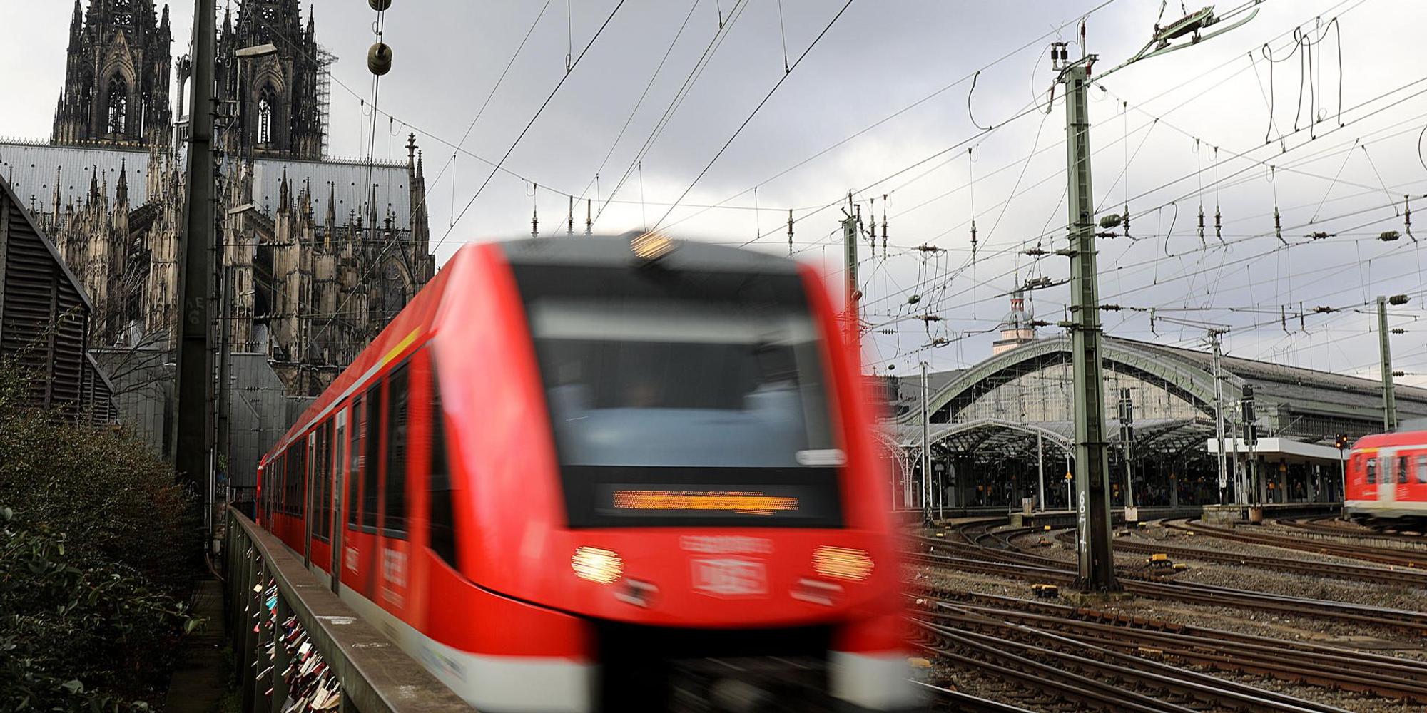 Regionalzug am Hauptbahnhof